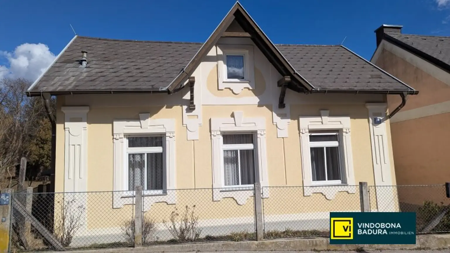 Sanierungsbedürftiges Einfamilienhaus in ruhiger Lage!!!