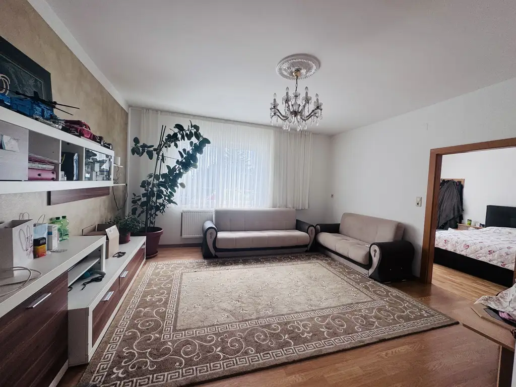 2-Familienhaus mit großem Garten in Ruhelage – ideal für Großfamilien