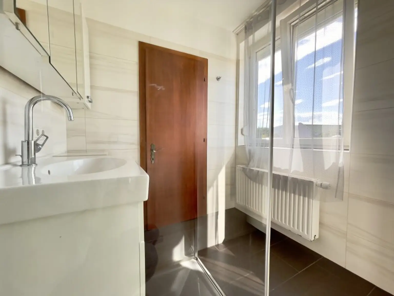 Hofseitige Balkonwohnung mit Bergblick!