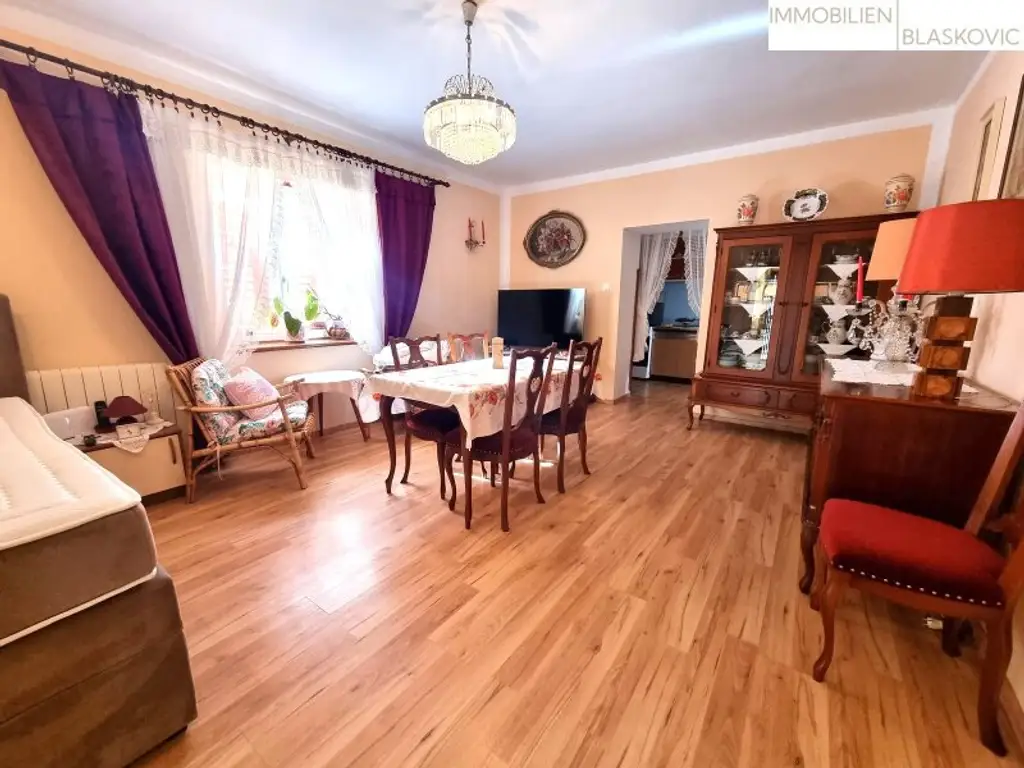 Steinhaus mit drei separaten Wohneinheiten und wunderbarem Meerblick - Kastelir-Labinci