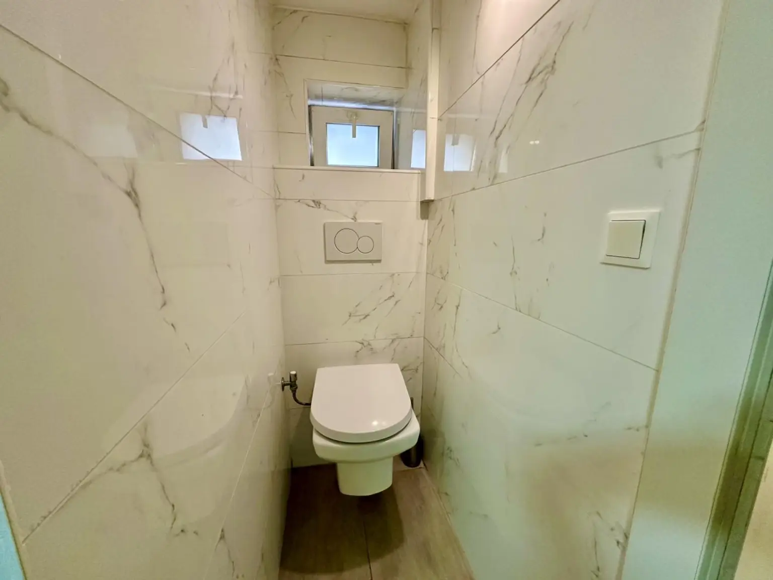 Großes Haus mit vielen Nutzungsmöglichkeiten - Wohnen und/oder Gewerbe!