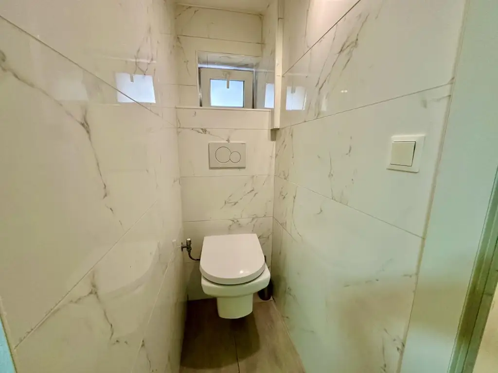 Großes Haus mit vielen Nutzungsmöglichkeiten - Wohnen und/oder Gewerbe!