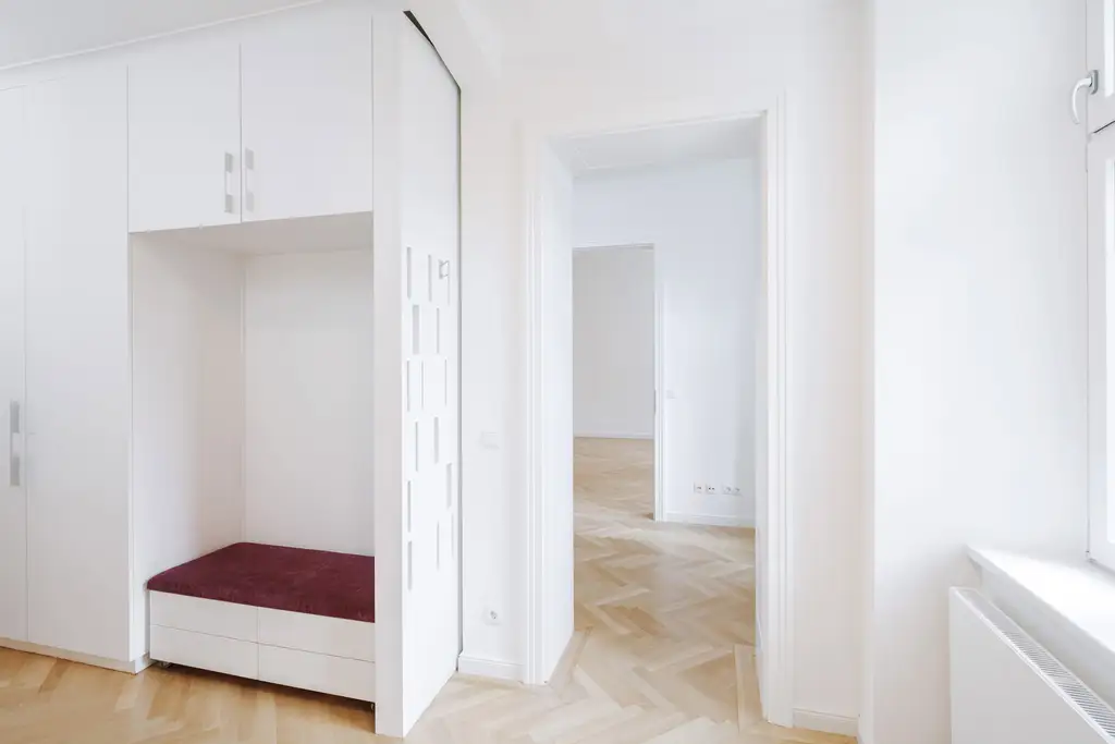 Wunderschöne Stil-Altbau Wohnung 106m² 3.Liftstock  in Toplage 1070 Wien !