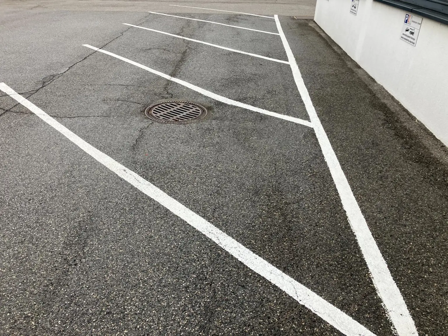 Parkplätze direkt vor dem Büro