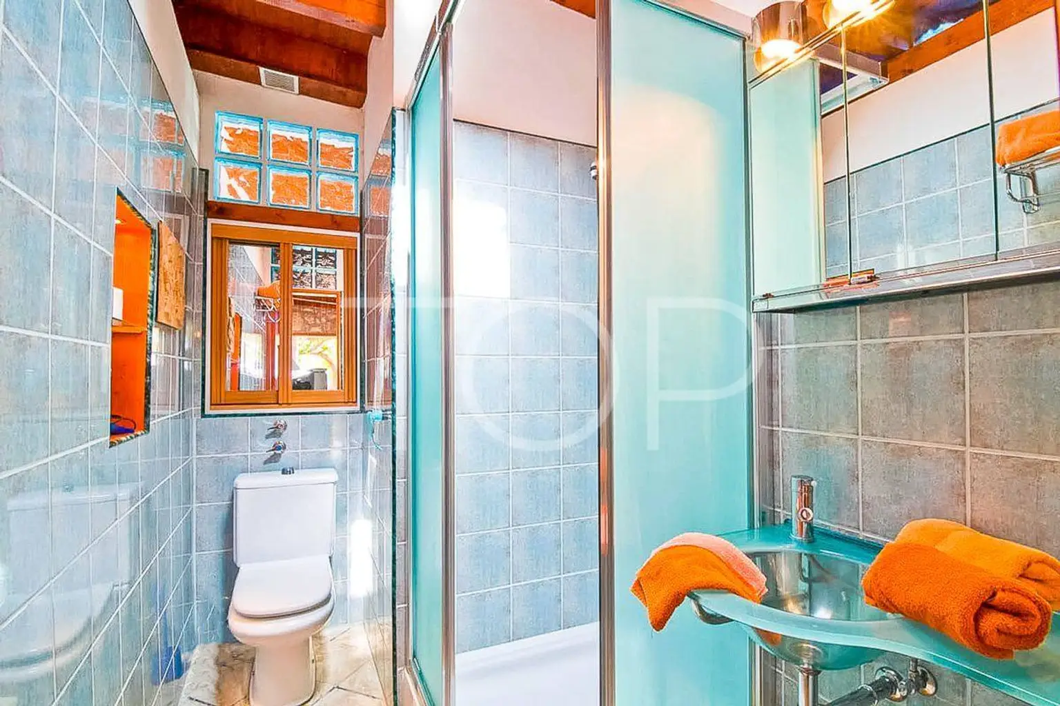 Romántica mansión con seis apartamentos en Costa de Adeje