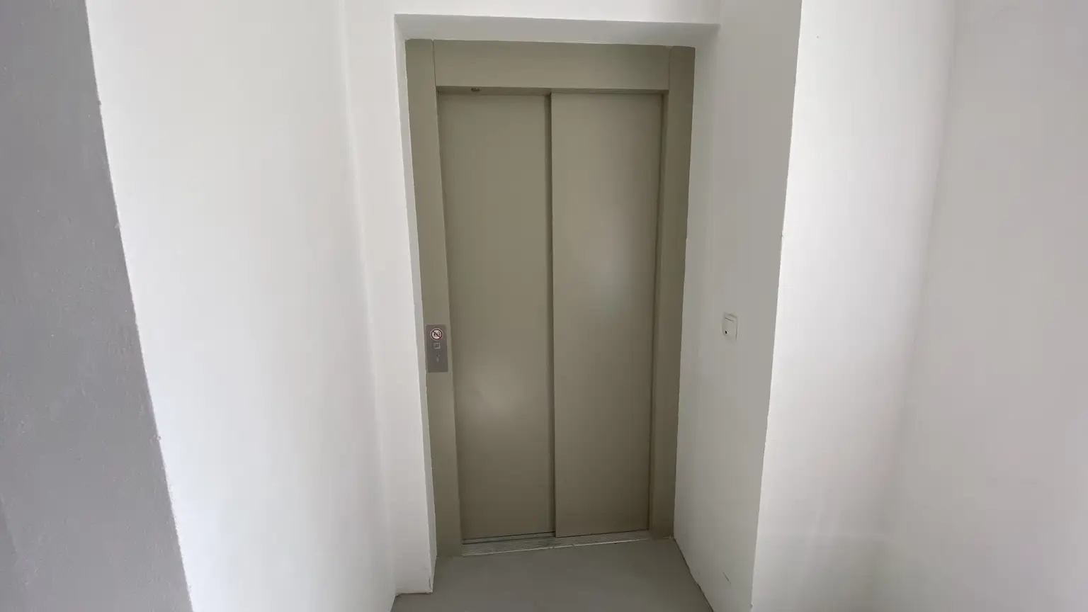 77 m² mit Potenzial – 3-Zimmer-Wohnung im 22. Bezirk