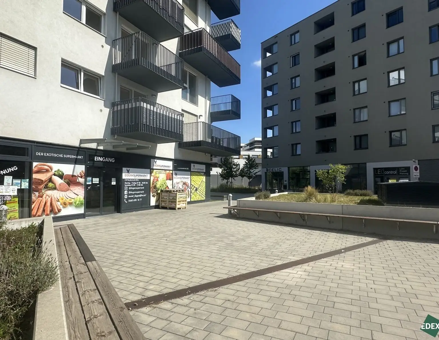 Moderne Gewerbefläche mit hoher Sichtbarkeit und flexibler Nutzung
