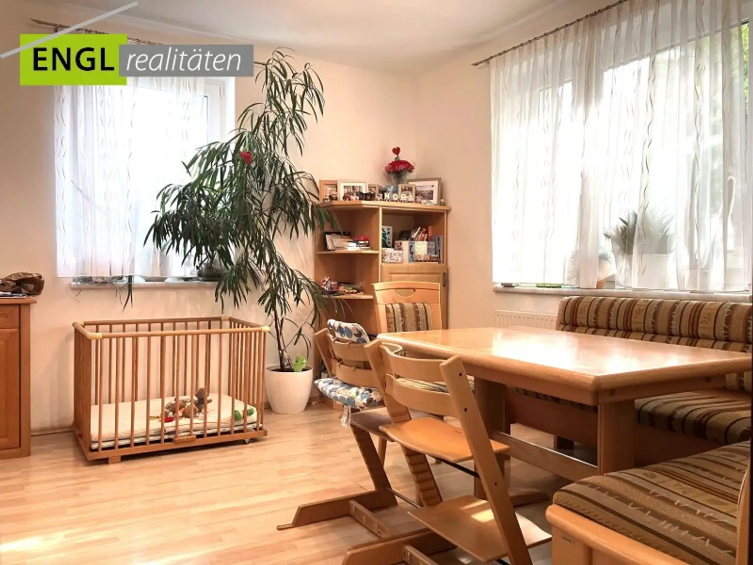 Familien-Idylle mit Pool und nachhaltiger Energieversorgung