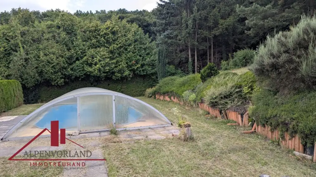 Traumhaftes Einfamilienhaus mit Fernblick in Hainburg an der Donau: ca. 180m² Wohnfläche mit Garten, 2 Terrassen, Pool und Garage!!!