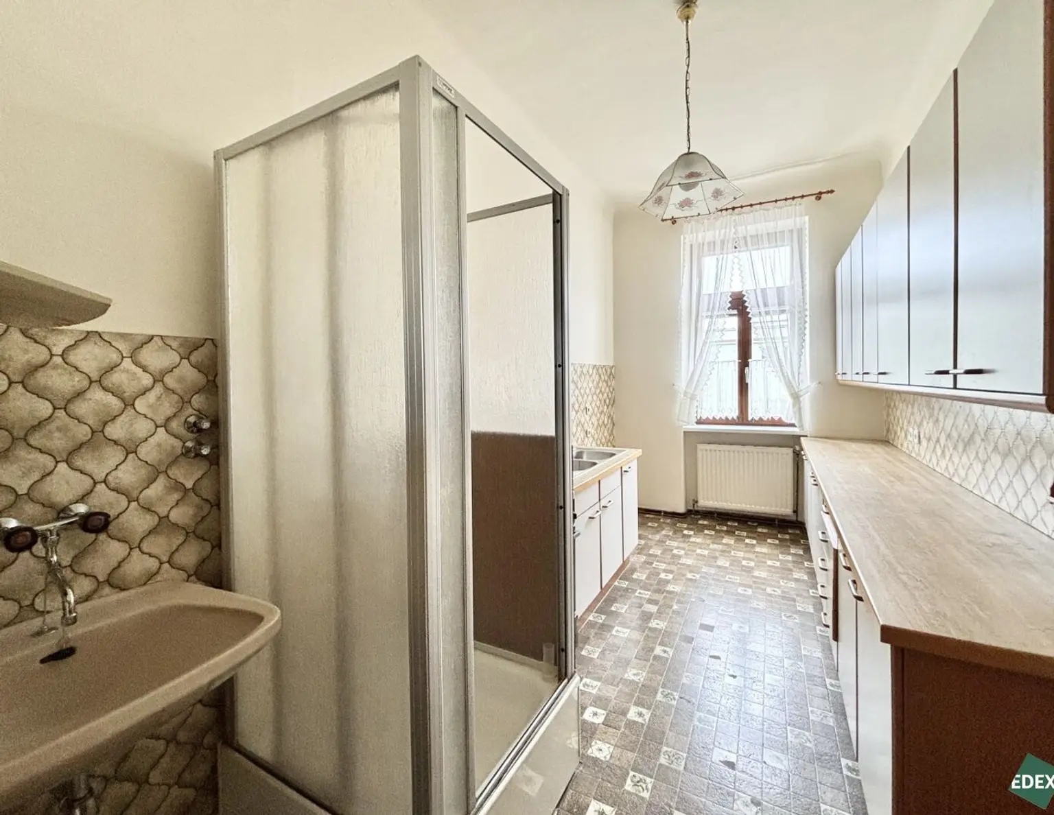 Sanierungsobjekt mit Parkblick - 2 Zimmer in 1140 Wien