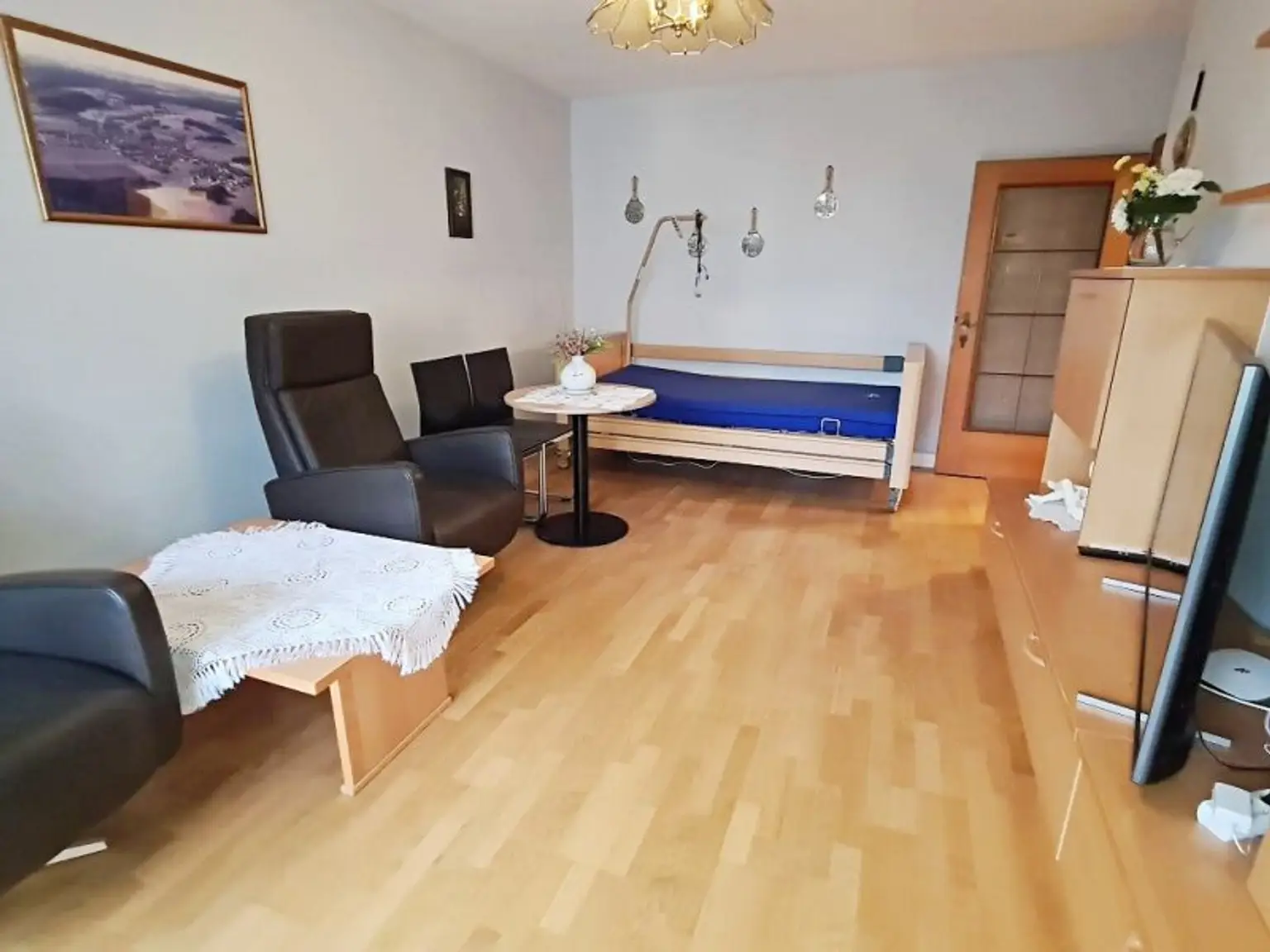 FAMILIENHIT, ENKPLATZ, gepflegte 113 m2 Neubau mit Loggia, 4 Zimmer, Küche, 2 Bäder, teilmöbliert, 3. Liftstock, U3-Nähe