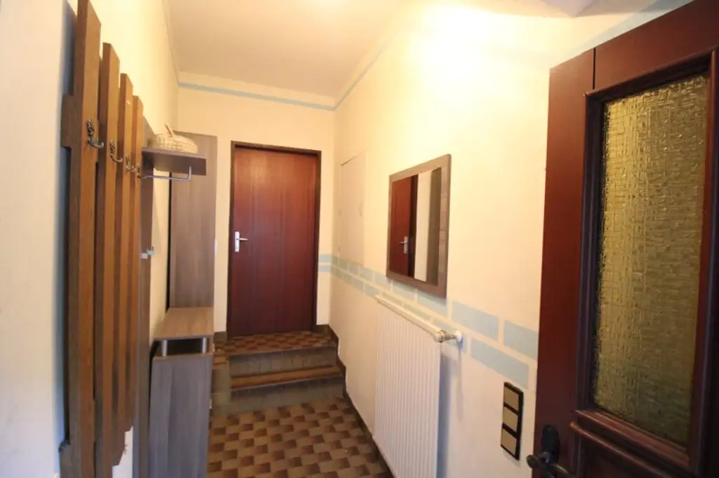 WAIDMANNSDORF  -  Sanierungsbedürftiges Haus in Aussichtslage!