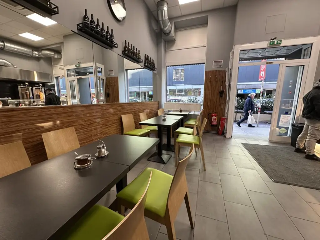 Attraktives Imbisslokal in der Schönbrunner Straße zu mieten!