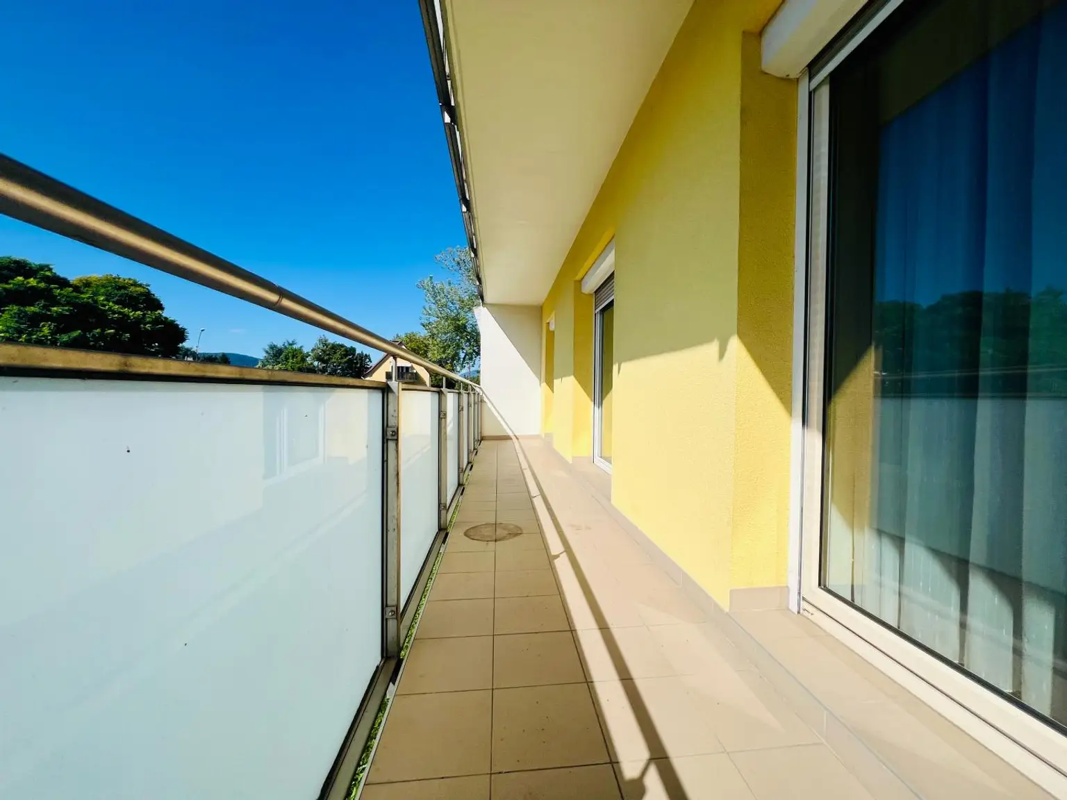 Charmante 3 Zimmer EG Wohnung mit 2 Loggien und Garage