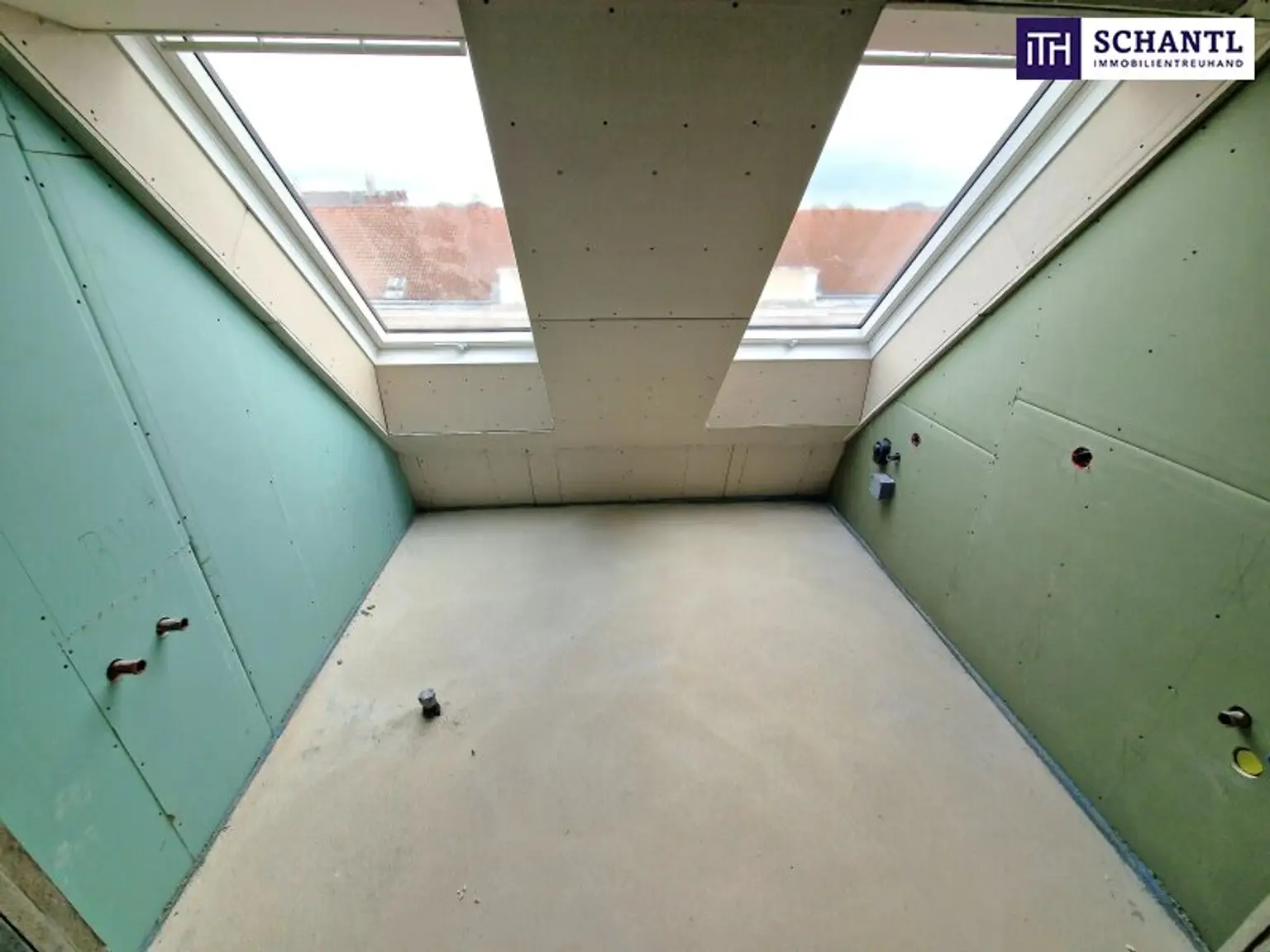 Exklusive 4-Zimmer-Dachgeschosswohnung in revitalisiertem Altbauhaus – Stilvolles Wohnen mit Dachterrasse, Fischgrätparkett, Klimaanlage & Luftwärmepumpe auf modernstem Stand