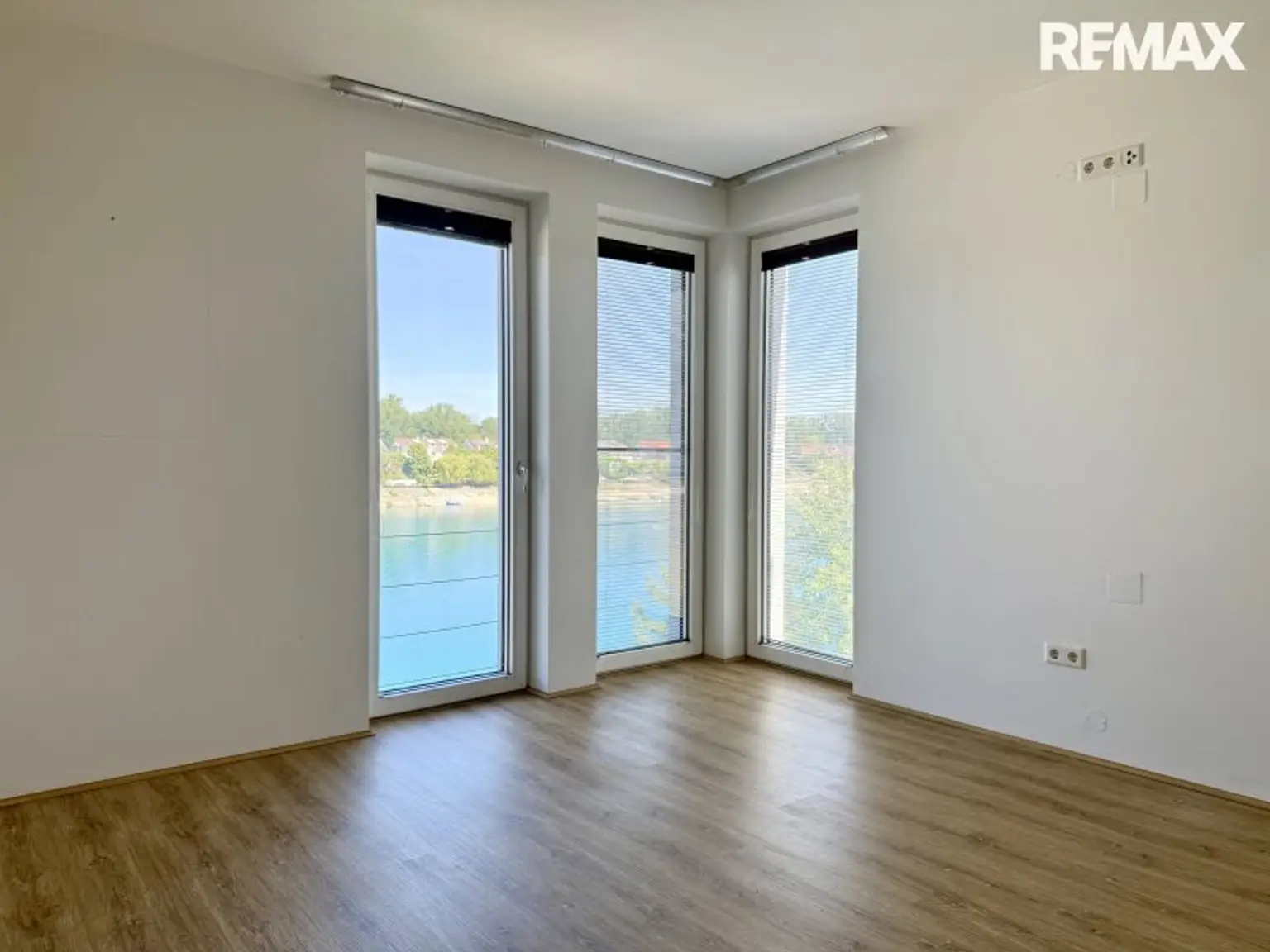 Wohnen am Wasser - ca. 189 m² Wohnfläche & direkter Seezugang auf Pachtgrund!