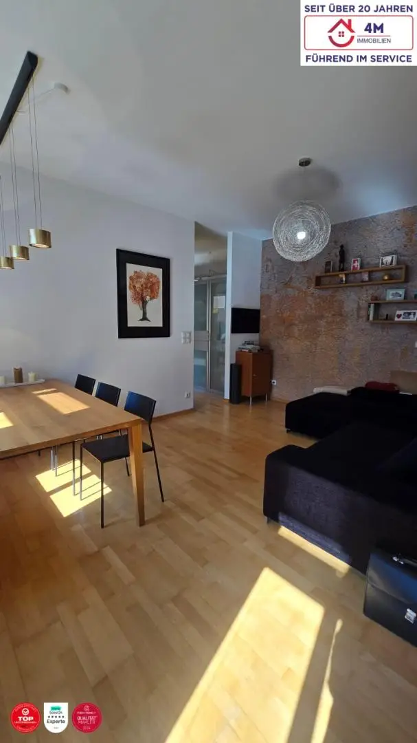 Drei Zimmer Stilaltbau-Rarität in begehrter Lage – sonnig, ruhig und elegant