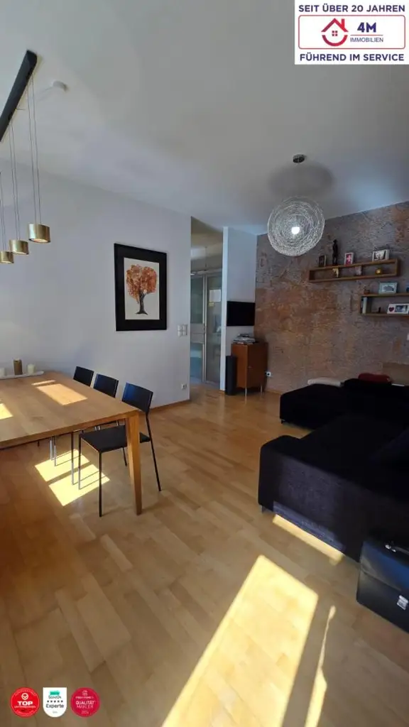 Drei Zimmer Stilaltbau-Rarität in begehrter Lage – sonnig, ruhig und elegant