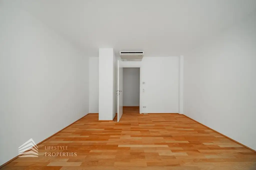 Wunderschöne 4 - Zimmer Wohnung mit Terrasse und 2 Balkonen