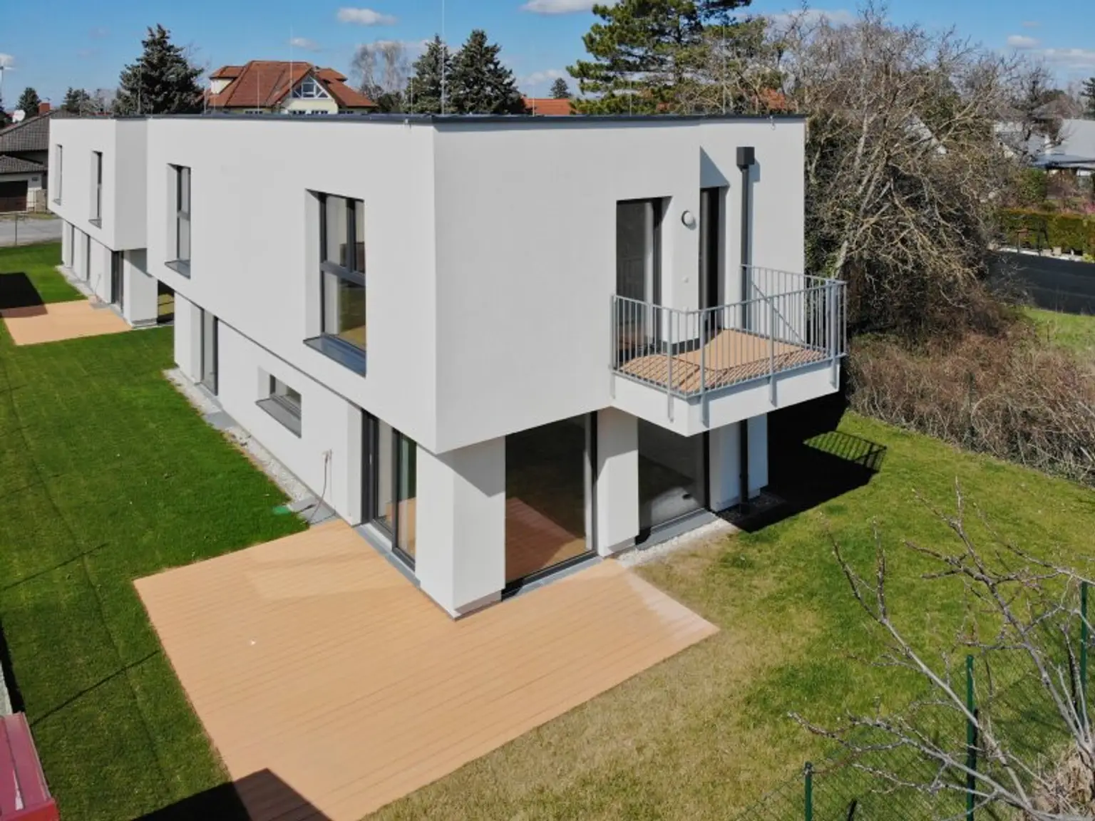 EINFAMILIENHAUS IN RUHELAGE | Ziegelhaus | großzügig, hell & hochwertig ausgestattet | mit Garten & Stellplatz
