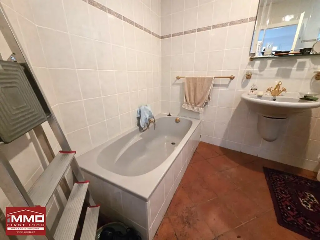 RUHELAGE IM ORTSKERN VON NEULENGBACH - EINE STUNDE VON WIEN ENTFERNT