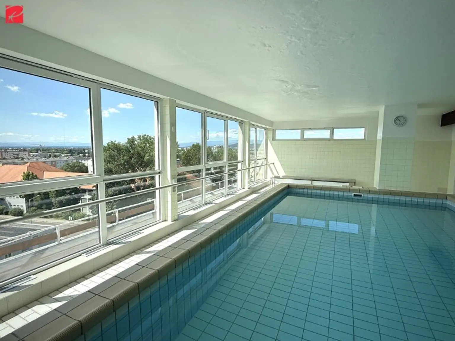 Einzigartiger Grünblick: Heller Neubau mit großer Küche!