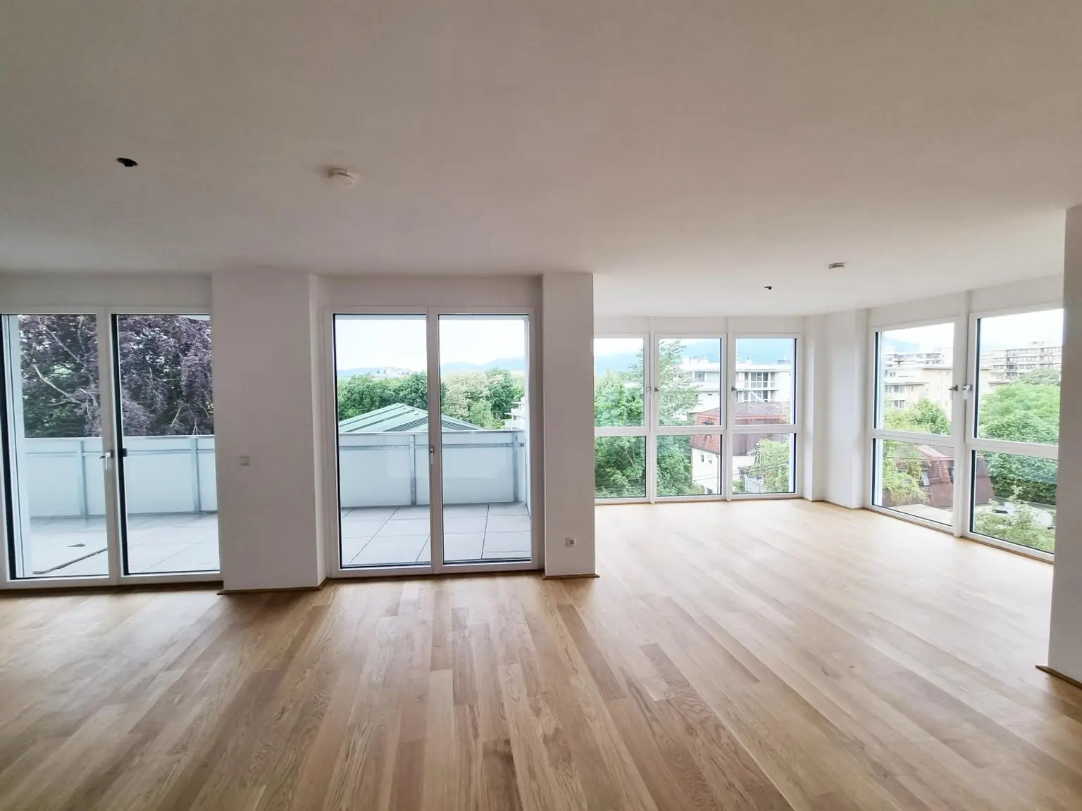 Bezugsfertige 5-Zimmer-Wohnung in Top-Lage in Graz Geidorf! Unverbaubarer Blick Richtung Mur!