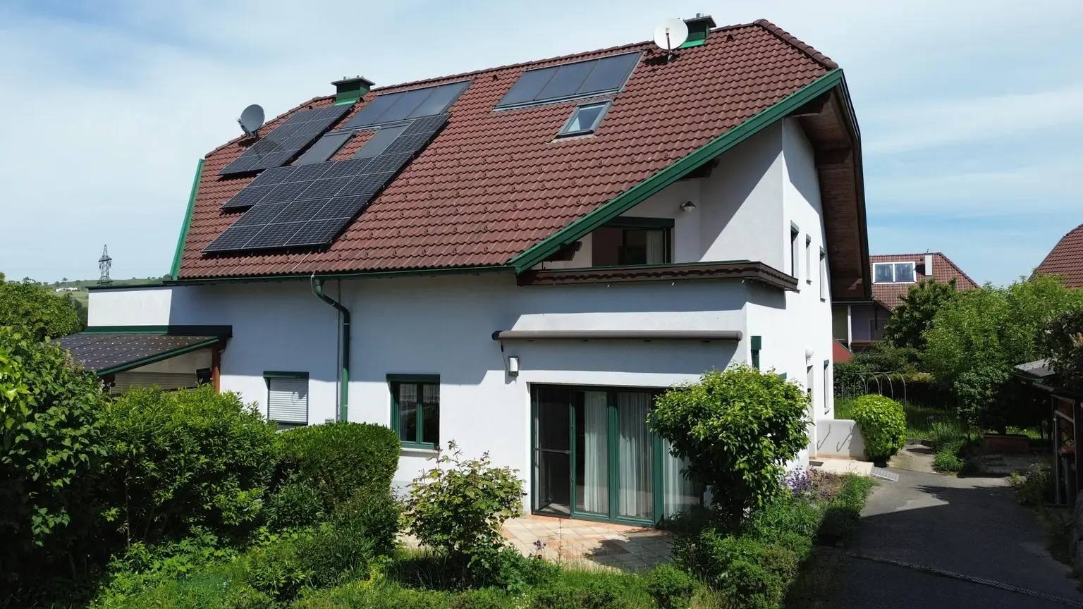 Doppelhaushälfte mit Garten & Carport - in beliebter Lage