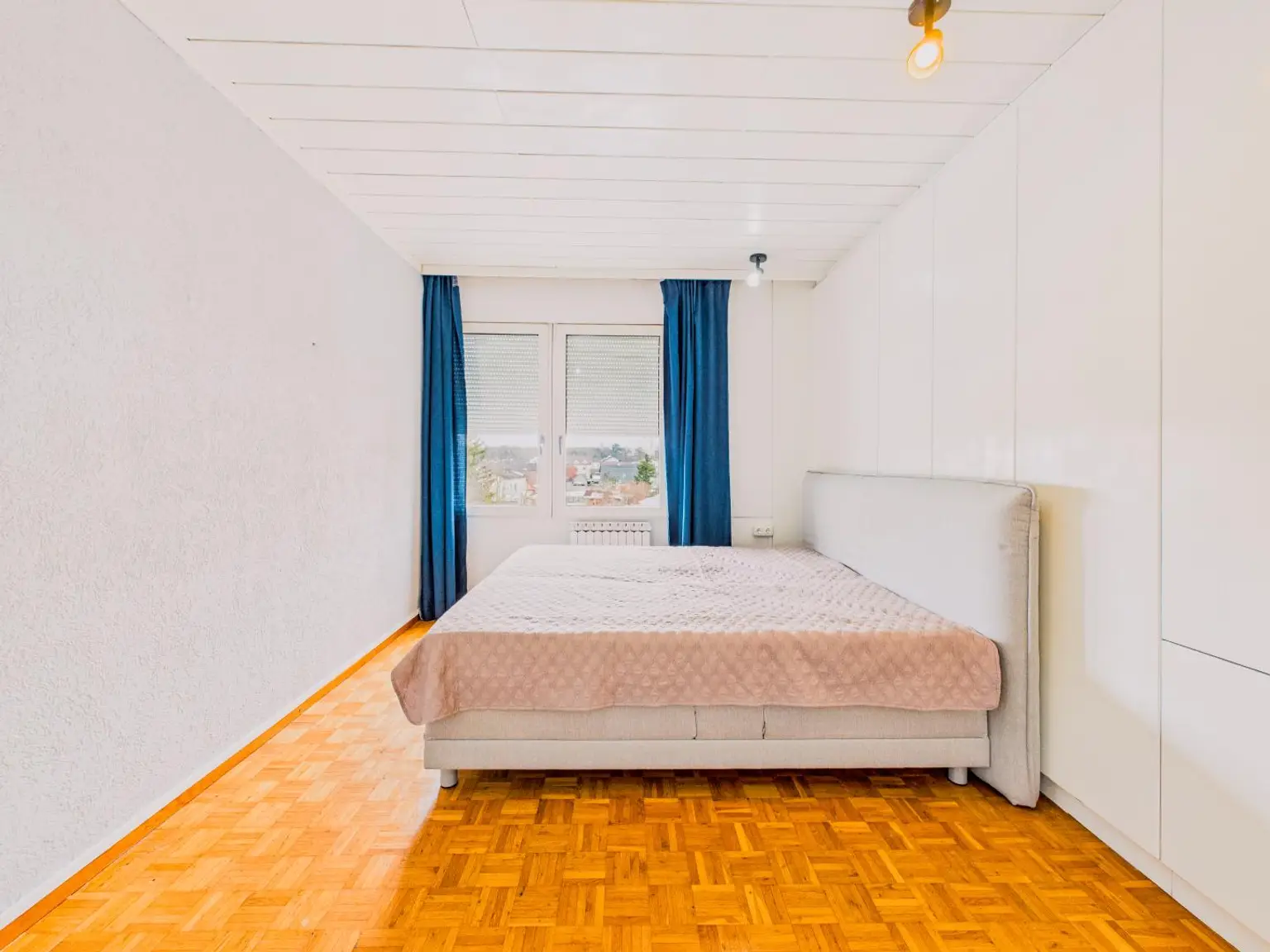 Schlafzimmer 4