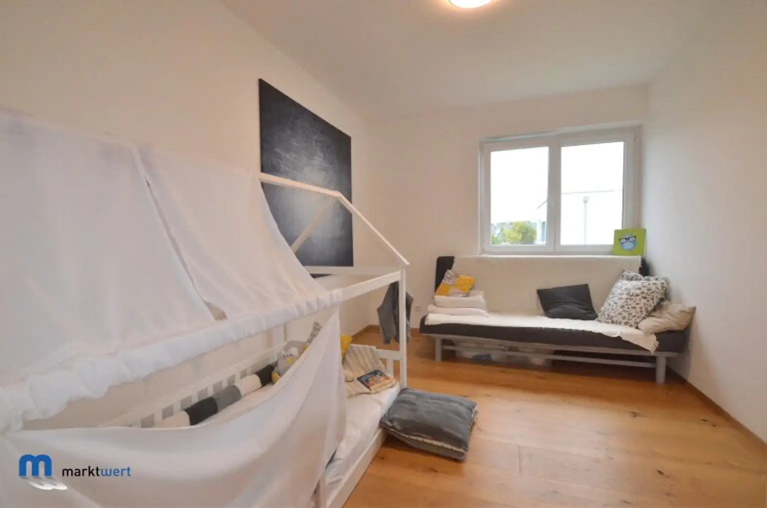 Traumhafte 4-Zimmer-Wohnung mit Loggia, Terrasse, Hobbyraum, TG-Stpl. in Linz-Urfahr!