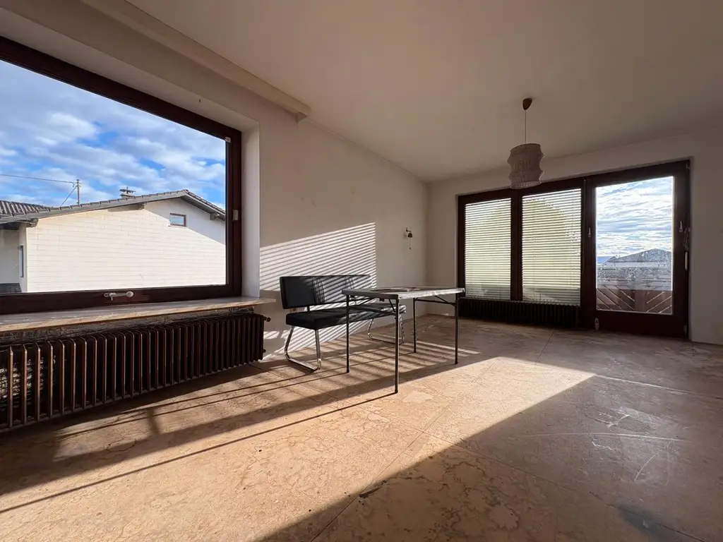 Wohnhaus in ruhiger Siedlungslage