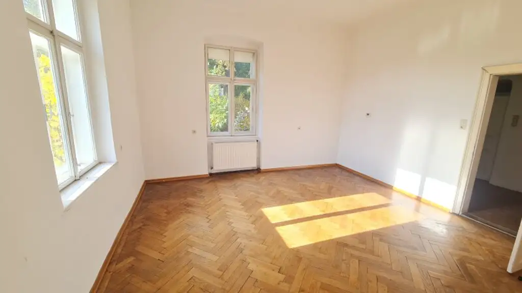 DORNBACH: Repräsentative Villa in Aussichtslage