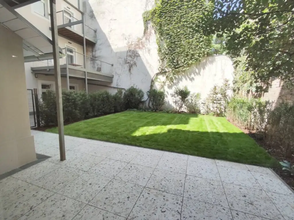 Gartenwohnung in der Krongasse! Erstbezug in liebevoll saniertem Altbauhaus - Top04