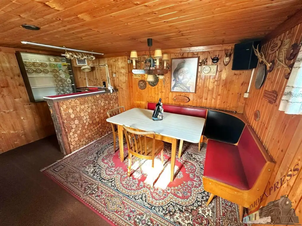 Ein-/ Zweifamilienhaus auf 1.490 m² mit Einliegerwohnung und Garage - Sackgasse
