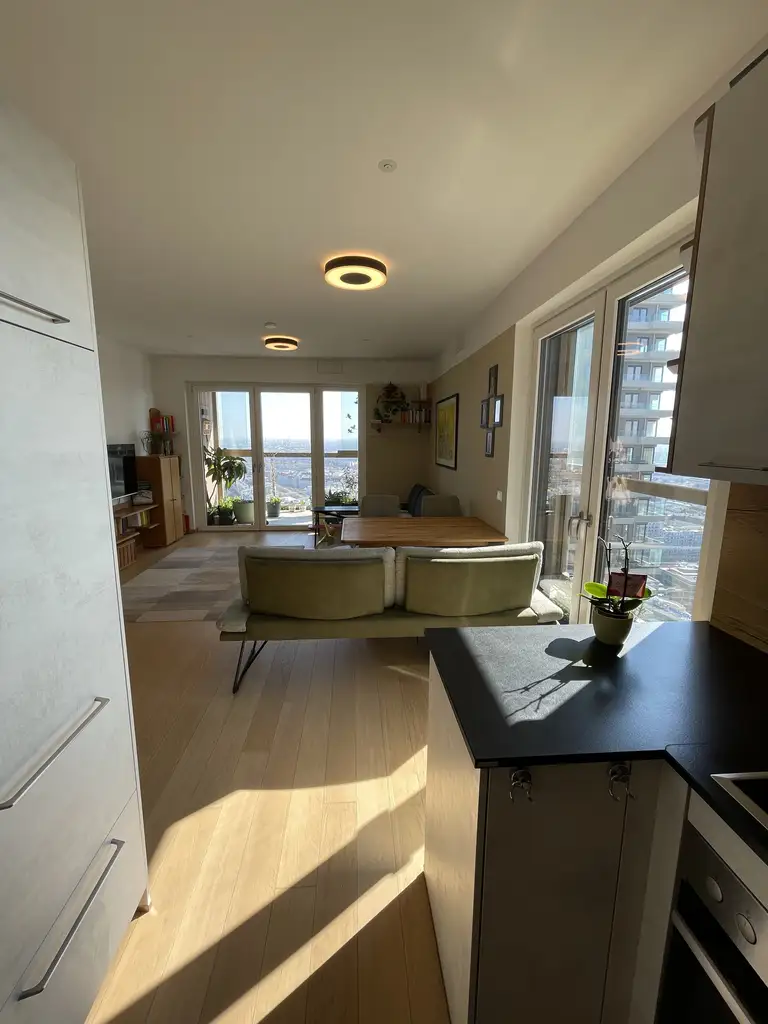 Helio Tower - 3 Zimmer - 31.Etage - Balkon mit sensationellem Blick über Wien!