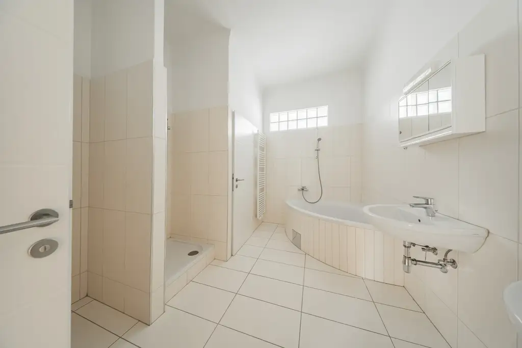 Stilvolle 3-Zimmer-Wohnung mit Einbauküche und sonniger Westausrichtung!