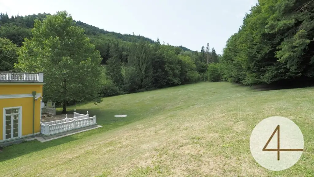 Starkes Statement 857m2 Nutzfläche – Architektenhaus mit Garage Büro Terrassen bei Krems