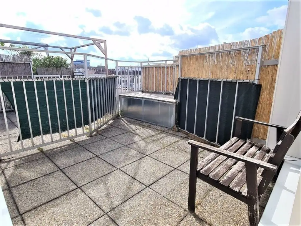 DACHGESCHOSS, AUGARTEN-NÄHE, 87 m² Maisonette mit 10 m2 Terrasse, Wohnküche, 2 Zimmer, Galerie, 2 Bäder, Rembrandtstraße