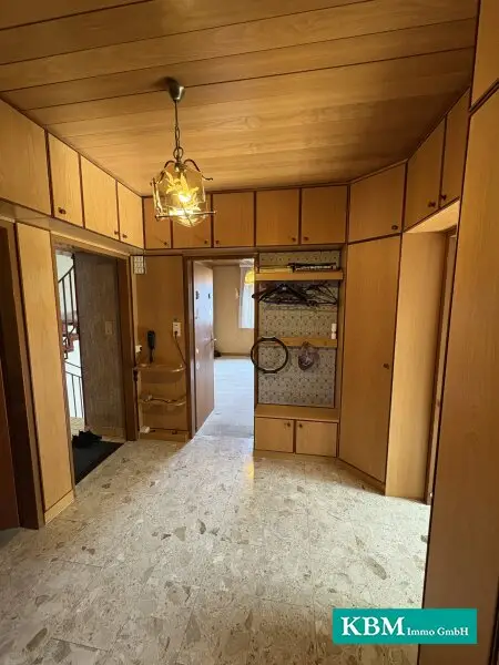 Endlich Zuhause: Wo Platz auf Lebensqualität trifft! - Haus mit 10 Zimmern, Garage und 5 Bädern