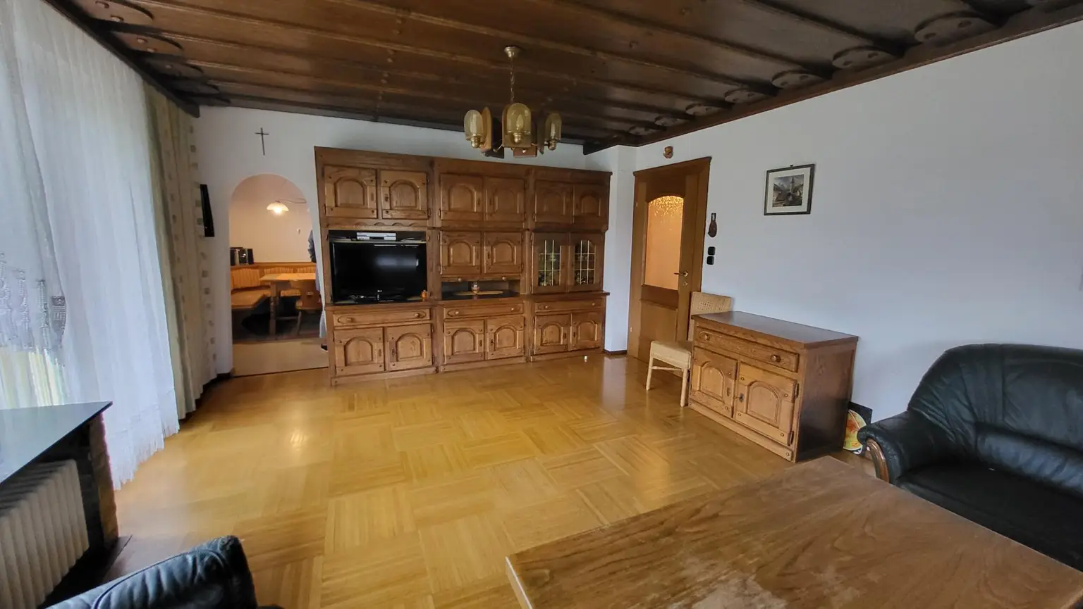 Großzügiges Haus mit wunderschönem Garten!