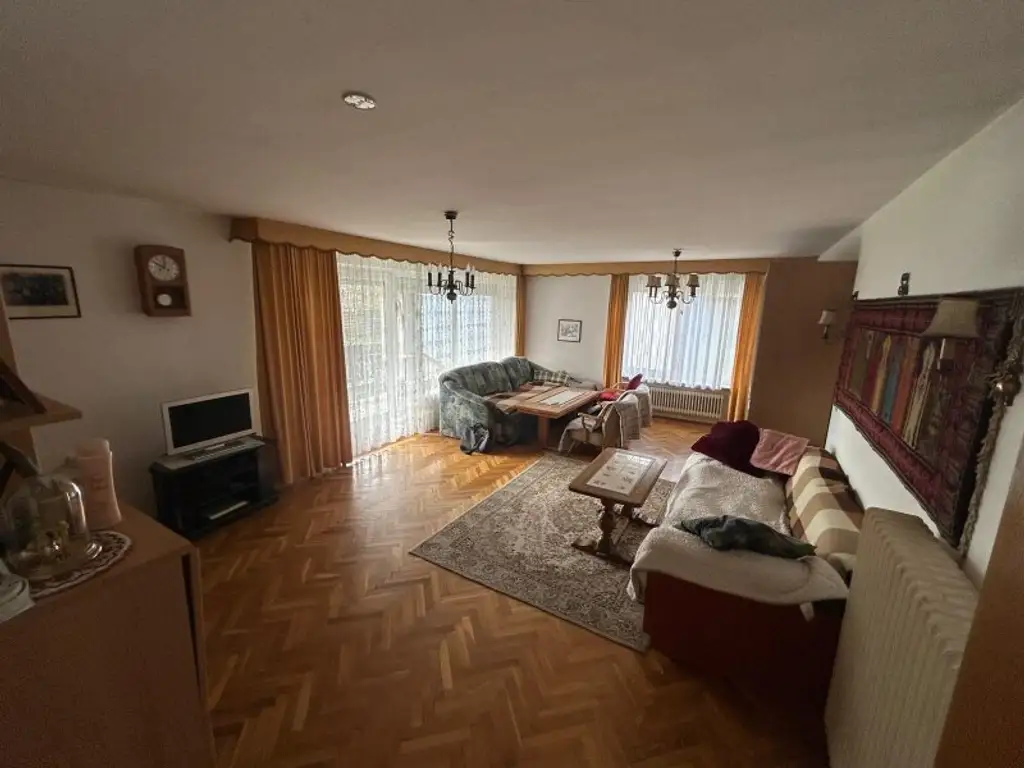 Alt aber saniertes Stadt Familienhaus – Ihr neues Zuhause für 349000 € mit Keller & Carport /  nähe medQuartier-Ärztehaus   BH & HAK Feldkirchen