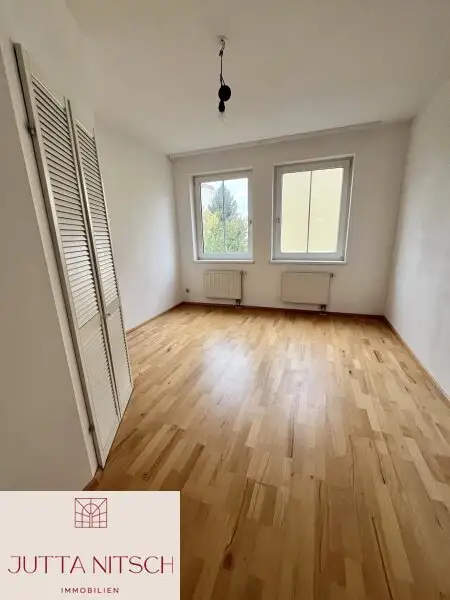 NEUER PREIS - Gut geschnittene 3-Zimmerwohnung mit Loggia und Parkplatz - Wiener Neudorf