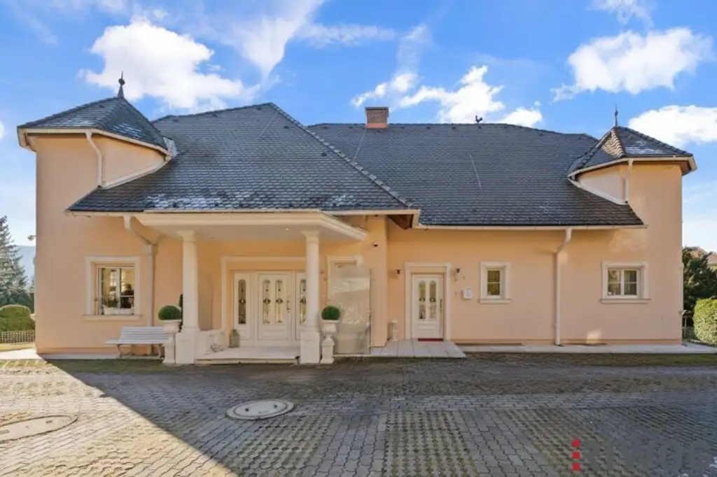 Private Estate Villa mit Fernblick | Privatwald | Virtual Tour | 4.200m2 Garten |  25 min. in den 1. Bezirk | Pool & Sauna