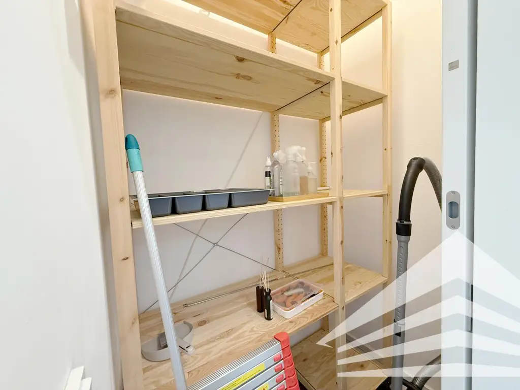 107 m² Altbauwohnung mit großer Loggia in der Innenstadt! TG-Platz verfügbar!