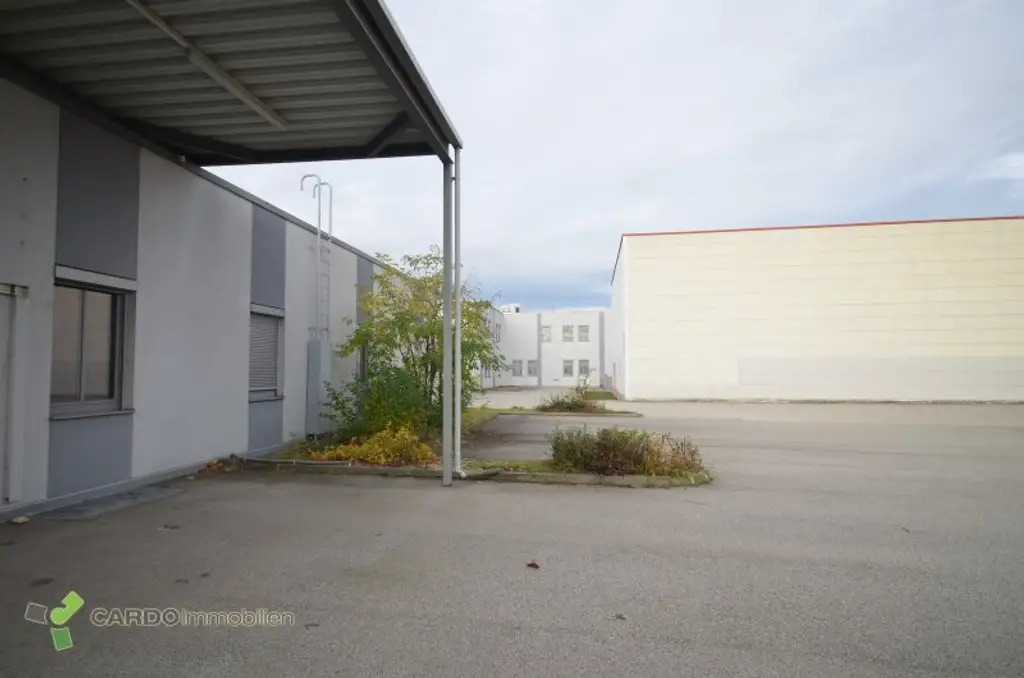 Halle und Lager 425m², 340m², 414m² für Veranstaltungen oder Lager, 2 Gewerbeobjekte nebeneinander mit große Parkplatz, entweder zusammen oder einzeln zu vermieten