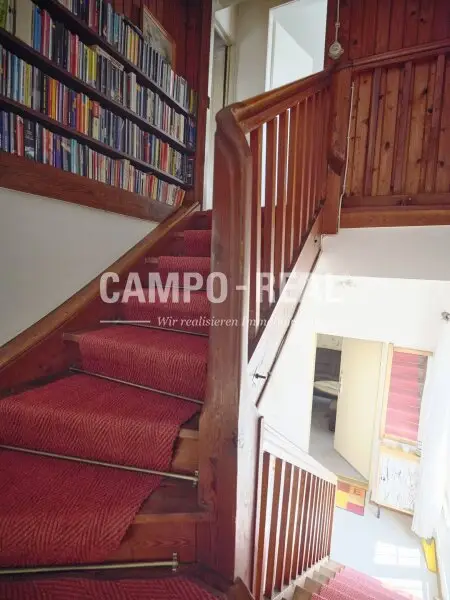 CAMPO REAL: Charmantes Stadthaus – Ihr Renovierungsprojekt mit Potential!