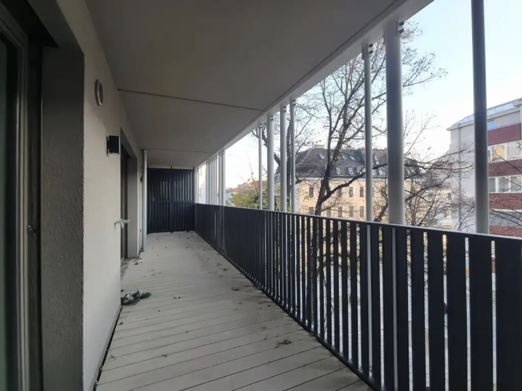 Pauschalmiete - Moderne 3-Zimmer-Wohnung mit großzügigem Balkon und stilvoller Ausstattung - Gute Infrastruktur - Abstellraum