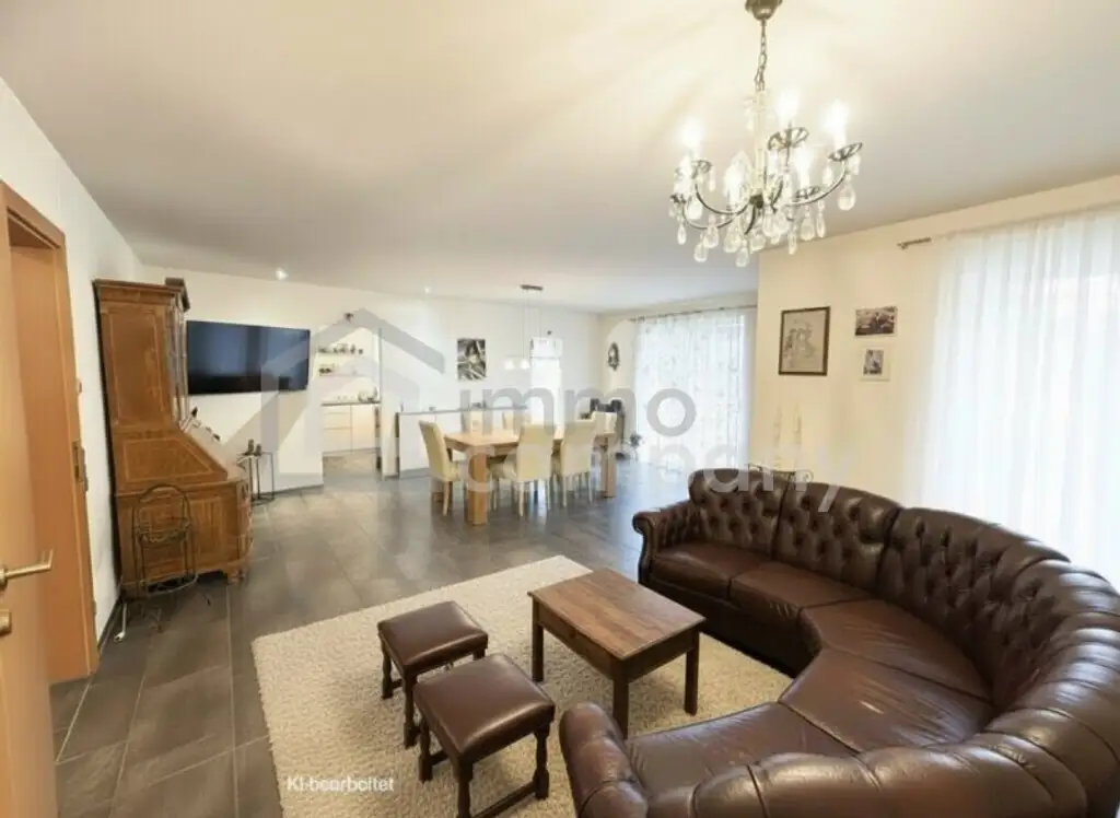 ! Top-Angebot ! Luxuriöser Bungalow, hochwertige Ausstattung, zentrumsnahe, sonnige Ruhelage, Hohenems, Grenznähe: Schweiz 4 km / Liechtenstein 20 km / D 26 km, sehr geräumige 3-er-Garage/FB, Sackgasse, Vielzahl private…