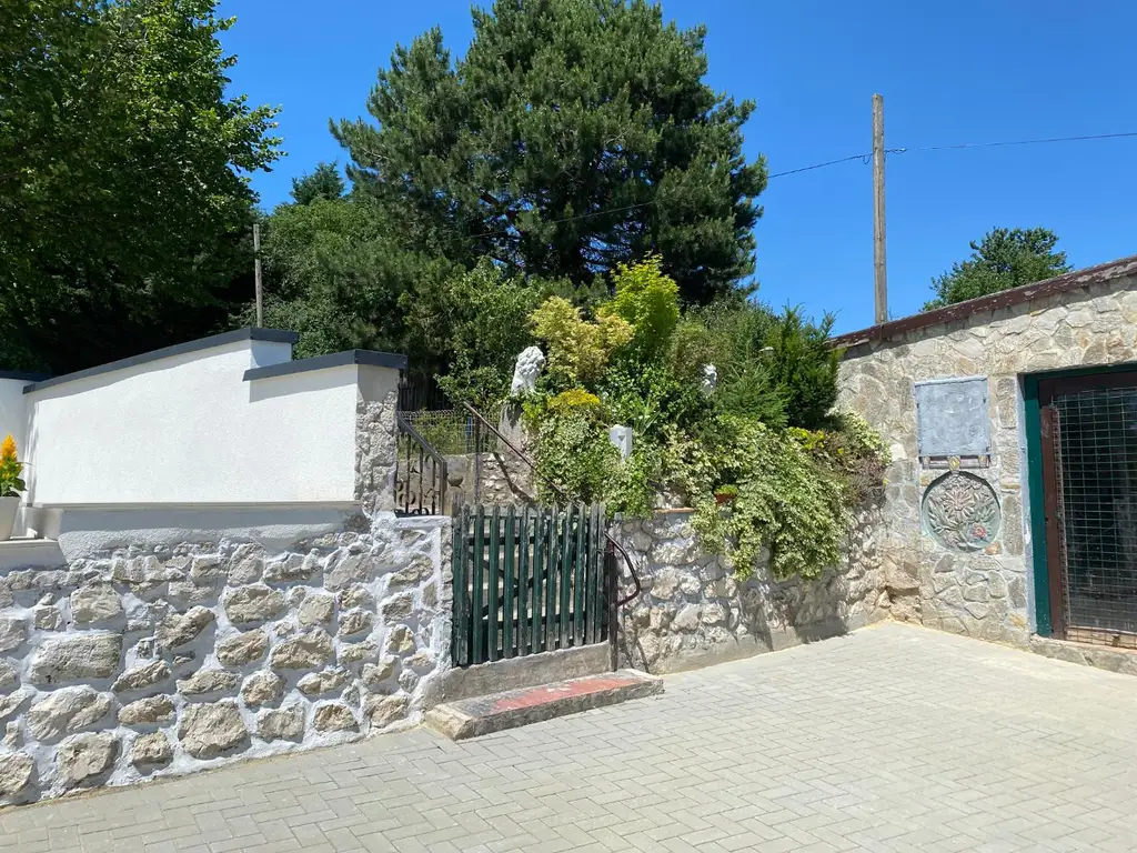 Hübsches Landhaus mit wunderbarem Garten zu vermieten!