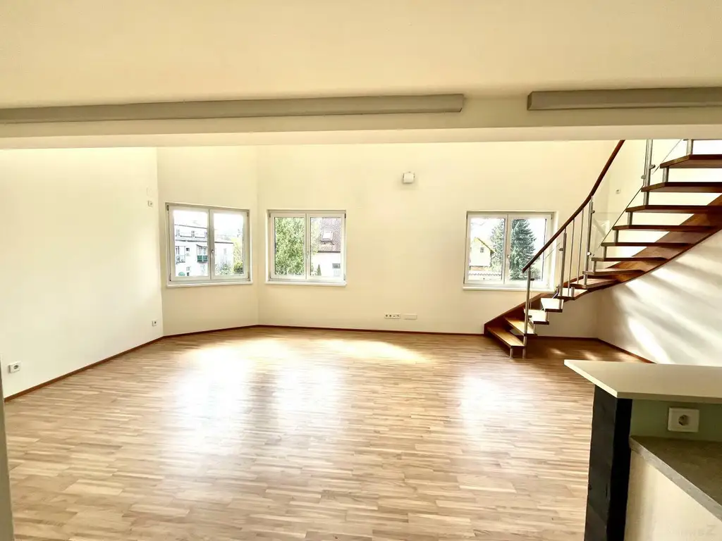 Maisonette: 1.OG und Dachgeschoss mit uneinsichtiger Dachterrasse, Parkplatz, top Ausstattung, Andritz